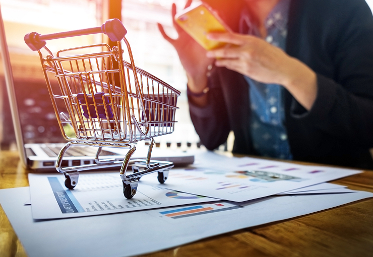 Retail & E-commerce